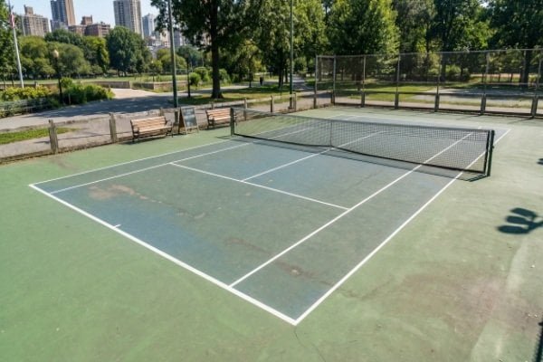 paddle tennis court open air no walls
