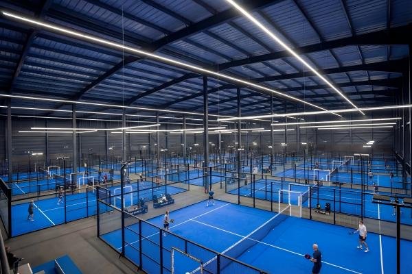 standard panoramic padel court