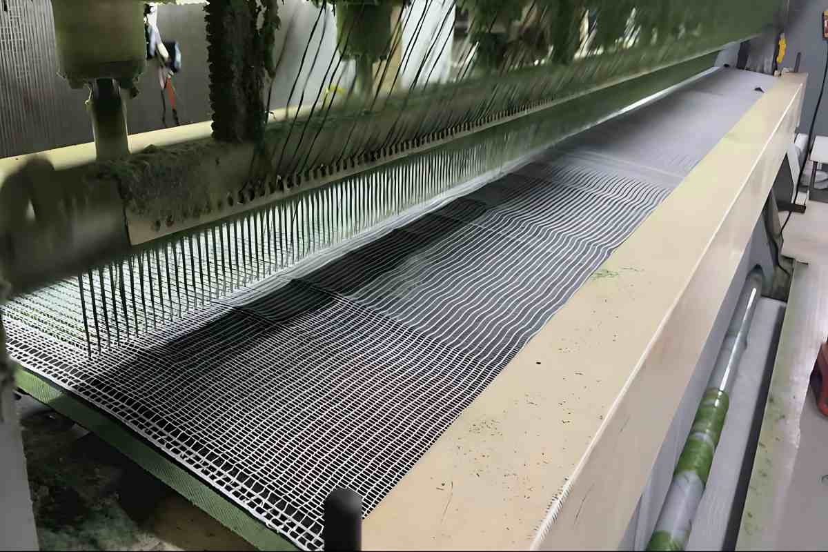 Artificial turf tufting production line