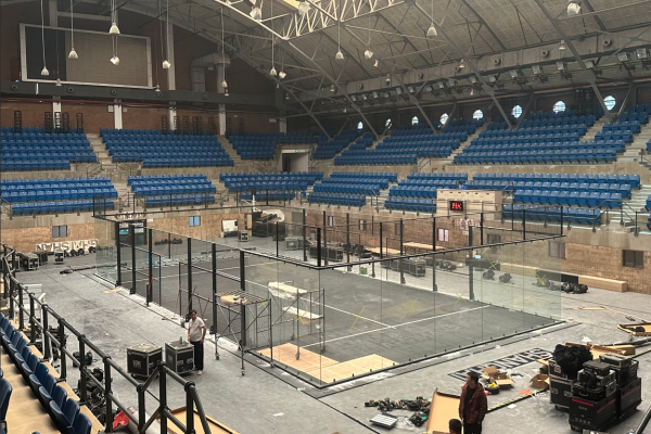 What is a temporary padel court?
