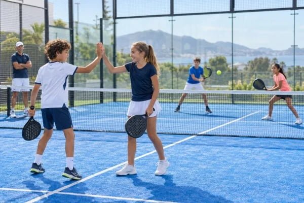 Social doubles padel lesson for children
