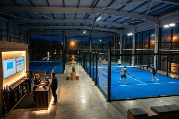 Factors affecting UK padel booking prices